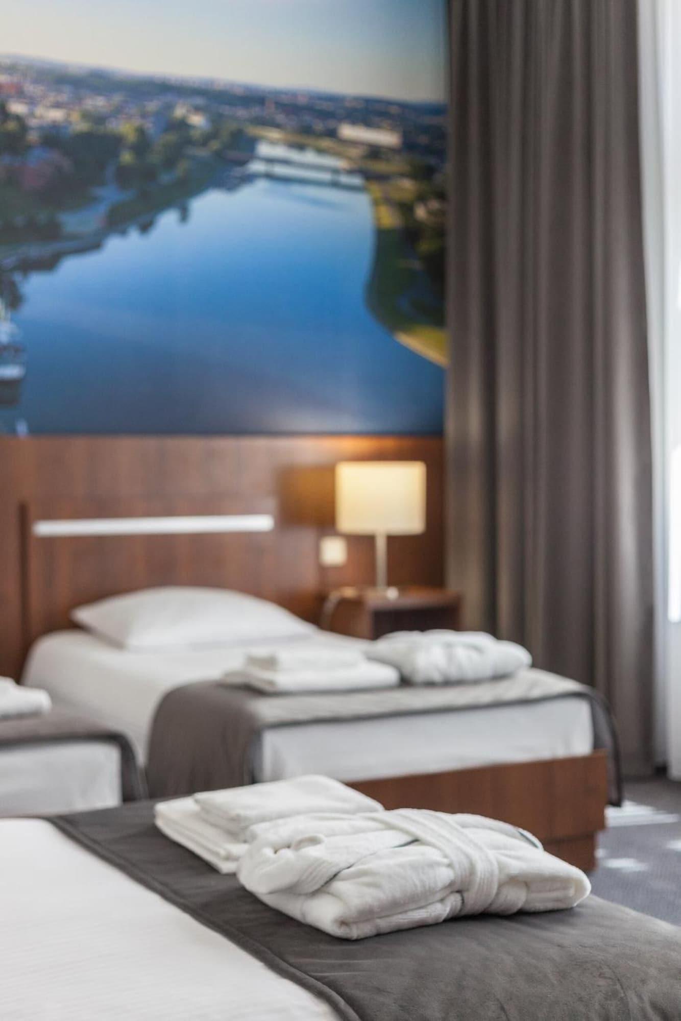 Downtown Hotell 3*